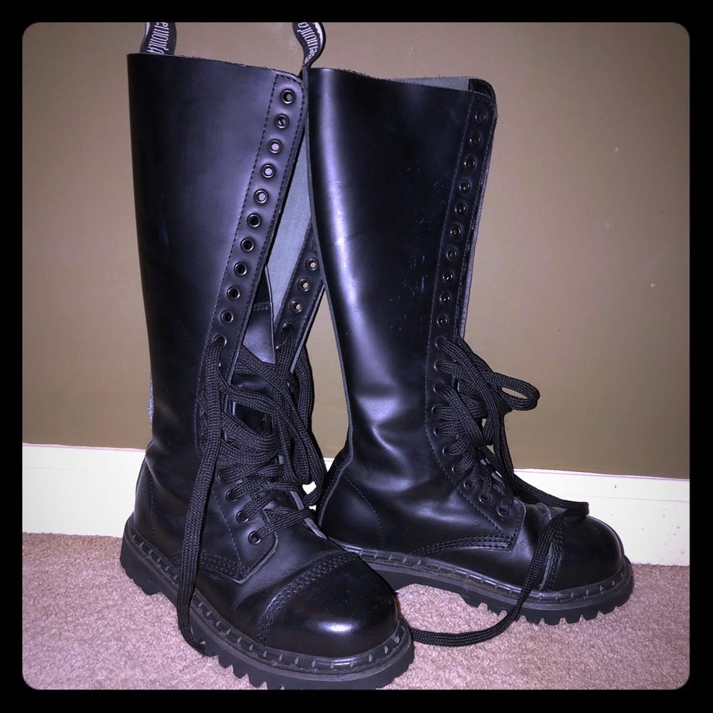 20 eyed steel toed combat boots